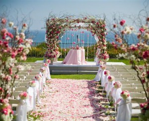 gorgeous-pink-floral-chuppah